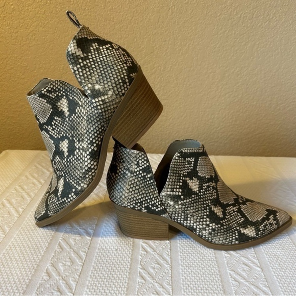 Universal Thread Snake Print Ankle Boots